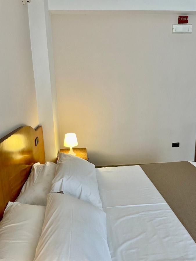 Villa Franca Santa Flavia Esterno foto