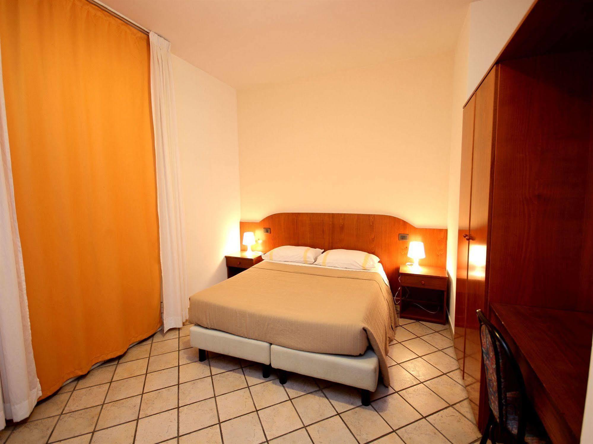 Villa Franca Santa Flavia Esterno foto